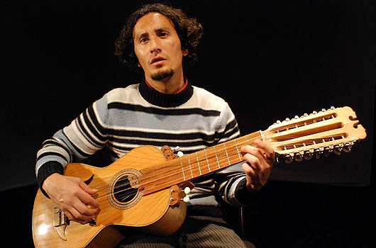guitarron chileno